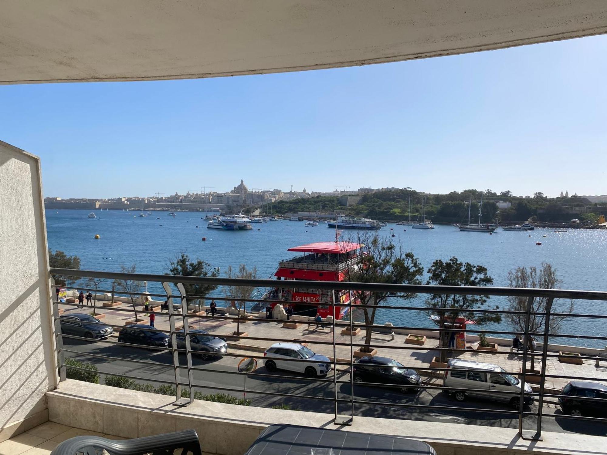 Seafront Harbour Haven - Steps To Ferry, Shops And Beaches Sliema Kültér fotó